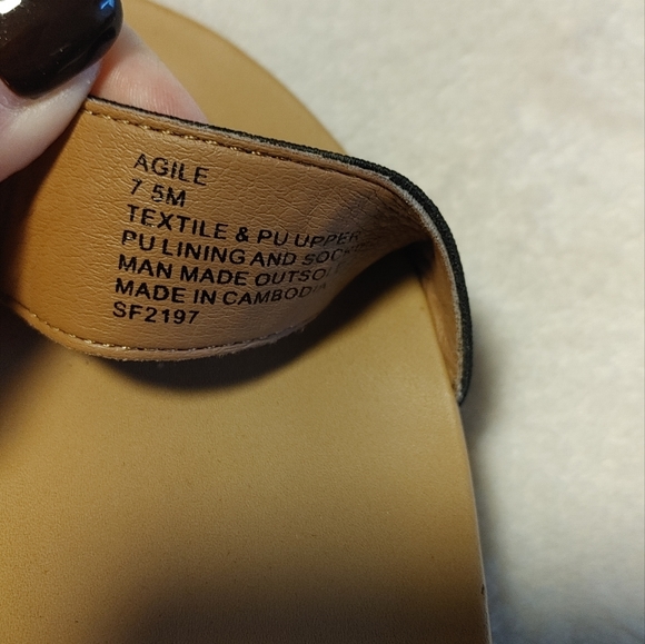 Steve Madden Agile Sandal 7.5 - Picture 5 of 5